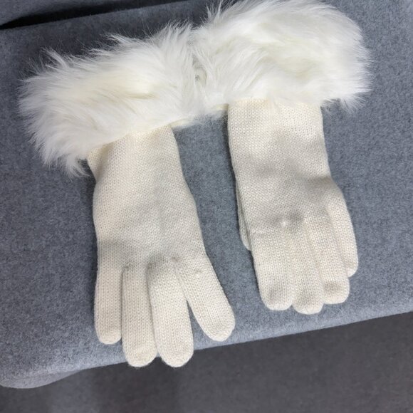 White Synthetic "Fur" Headband and matching gloves. - Picture 3 of 5